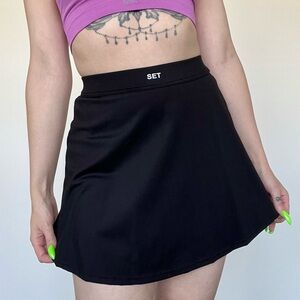 SET ACTIVE sportbody sporty skirt with built in shorts